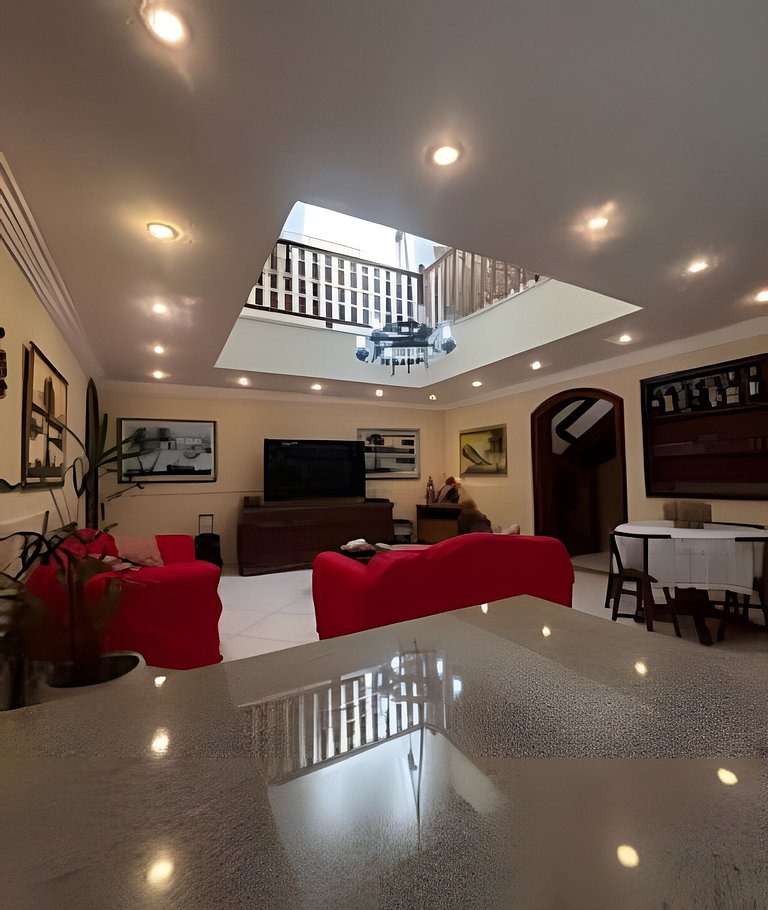 Casa Ampla Central Perto do Mar e da Lagoa