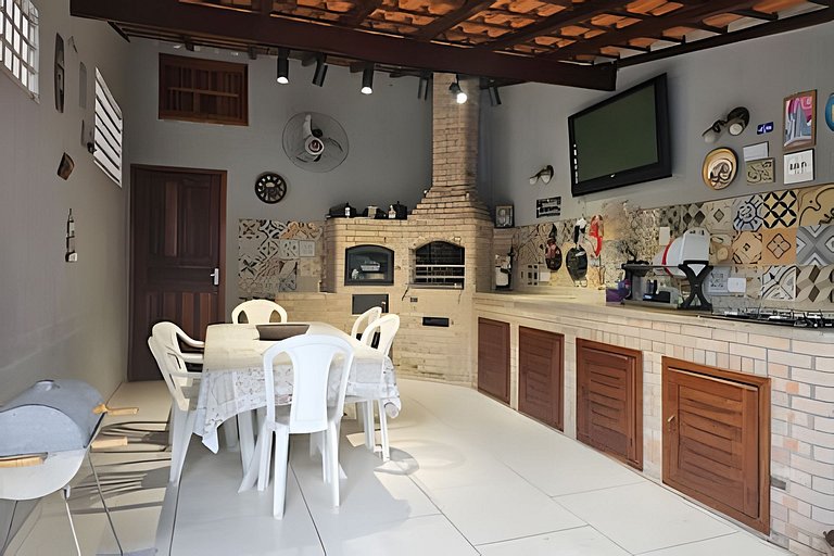 Casa 2 quartos com área gourmet e ar em Itaúna, Saquarema