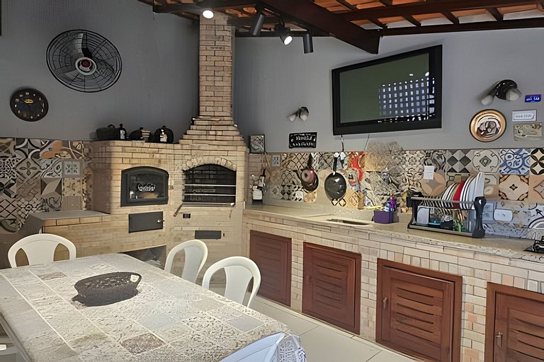 Casa 2 quartos com área gourmet e ar em Itaúna, Saquarema