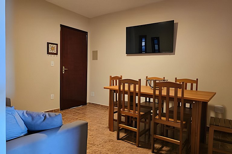 No pé da igreja Praia da Vila Entre o mar e lagoa.