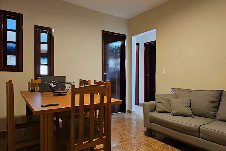 No pé da igreja Praia da Vila Entre o mar e lagoa.