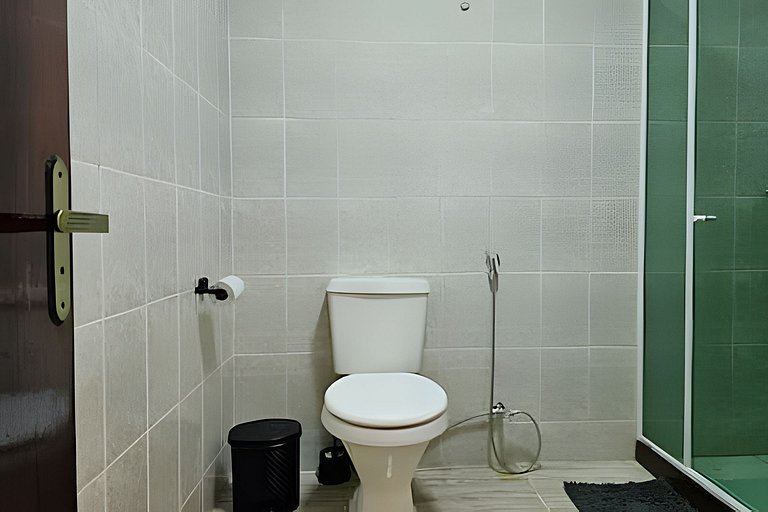 No pé da igreja Praia da Vila Entre o mar e lagoa.