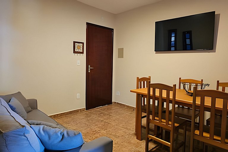 No pé da igreja Praia da Vila Entre o mar e lagoa.