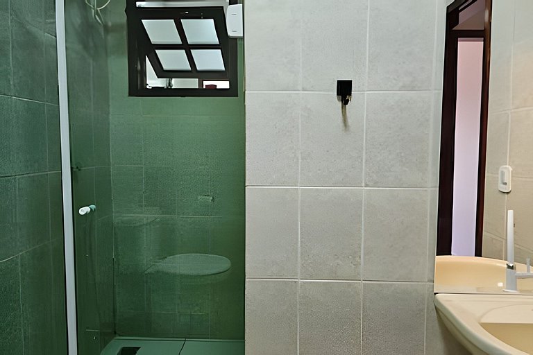 No pé da igreja Praia da Vila Entre o mar e lagoa.