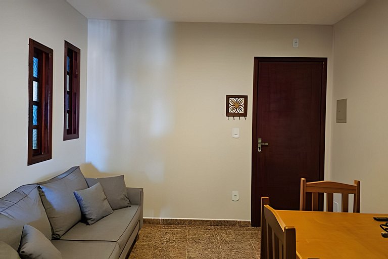 No pé da igreja Praia da Vila Entre o mar e lagoa.