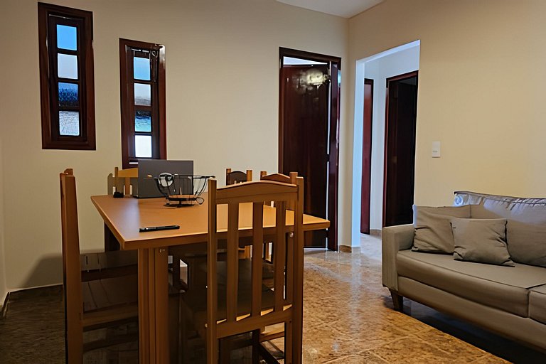 No pé da igreja Praia da Vila Entre o mar e lagoa.