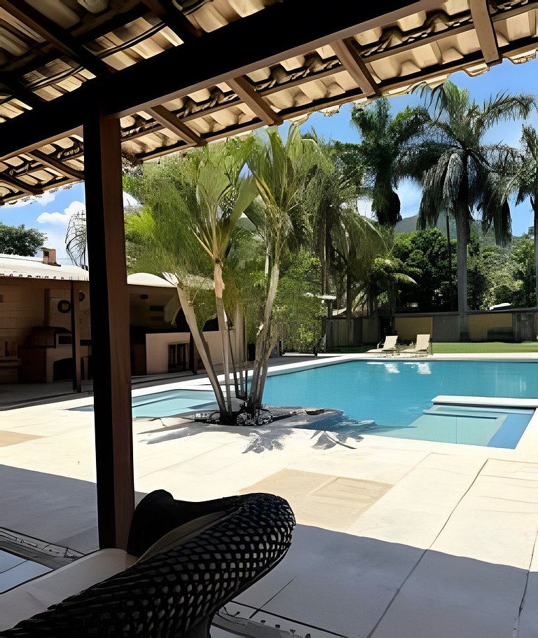 Casa 4 quartos com piscina para 16 em Ponta Negra, Maricá