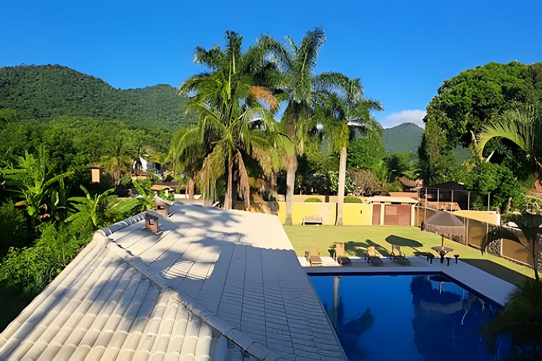 Casa 4 quartos com piscina para 16 em Ponta Negra, Maricá