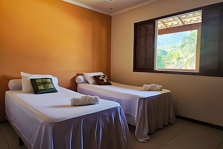 Casa 4 quartos com piscina para 16 em Ponta Negra, Maricá