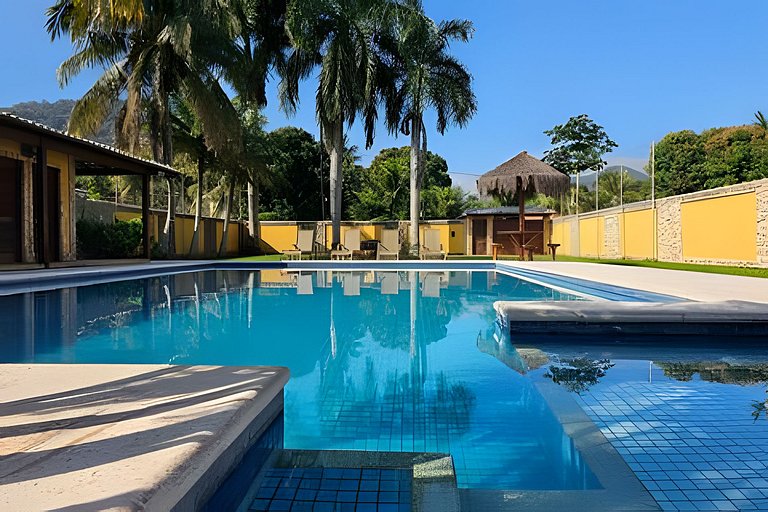 Casa 4 quartos com piscina para 16 em Ponta Negra, Maricá