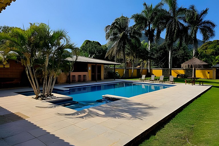 Casa 4 quartos com piscina para 16 em Ponta Negra, Maricá