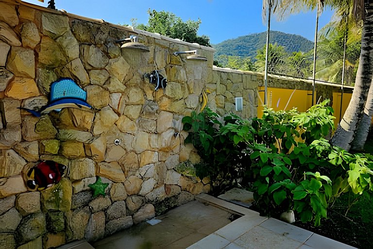 Casa 4 quartos com piscina para 16 em Ponta Negra, Maricá