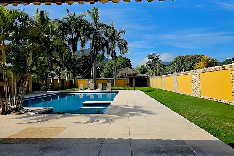 Casa 4 quartos com piscina para 16 em Ponta Negra, Maricá