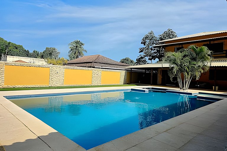Casa 4 quartos com piscina para 16 em Ponta Negra, Maricá