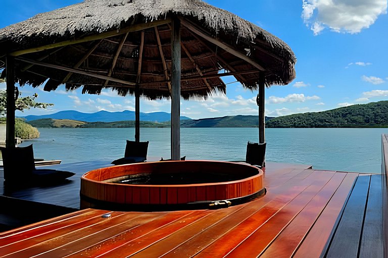 Casa 5 quartos à beira da lagoa no Boqueirão, Saquarema