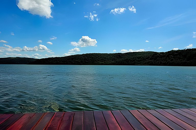 Conforto à beira da lagoa