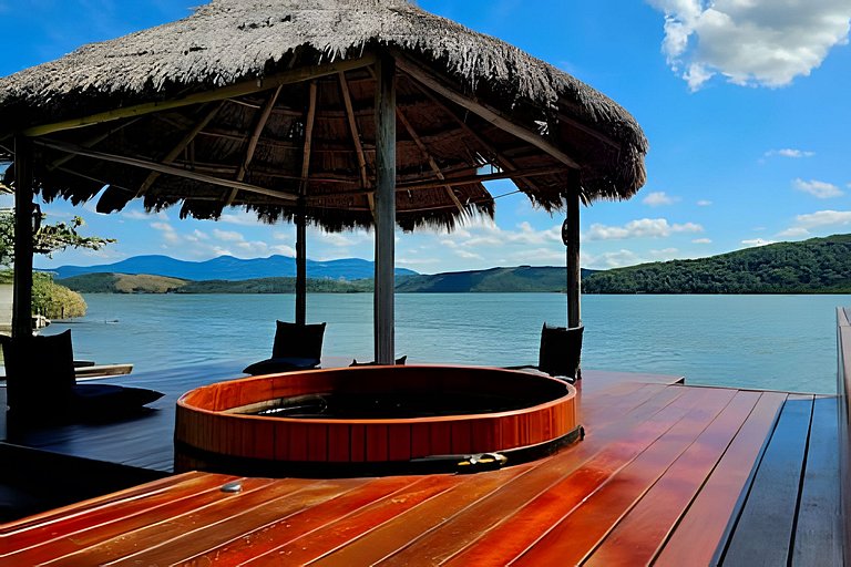 Casa 5 quartos à beira da lagoa no Boqueirão, Saquarema