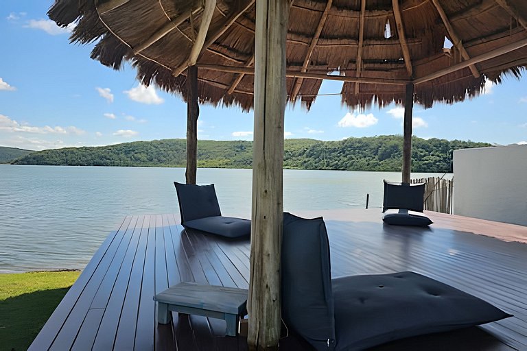 Casa 5 quartos à beira da lagoa no Boqueirão, Saquarema