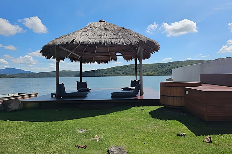 Casa 5 quartos à beira da lagoa no Boqueirão, Saquarema