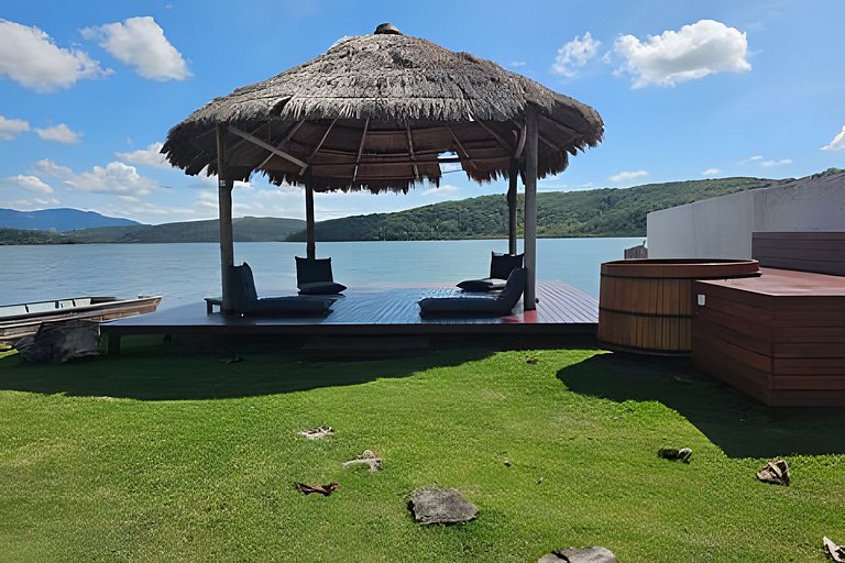 Casa 5 quartos à beira da lagoa no Boqueirão, Saquarema