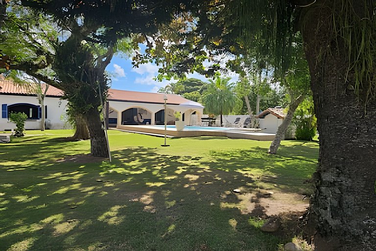 Casa 5 quartos à beira da lagoa no Boqueirão, Saquarema