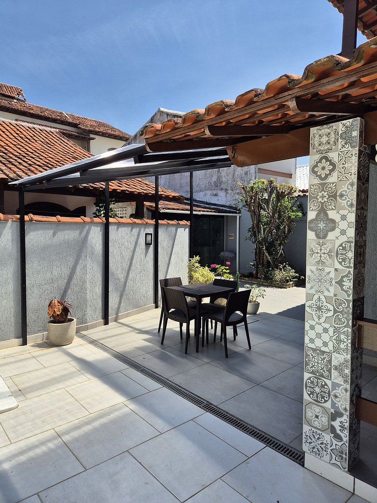 Casa 2 quartos com área gourmet e ar em Itaúna, Saquarema