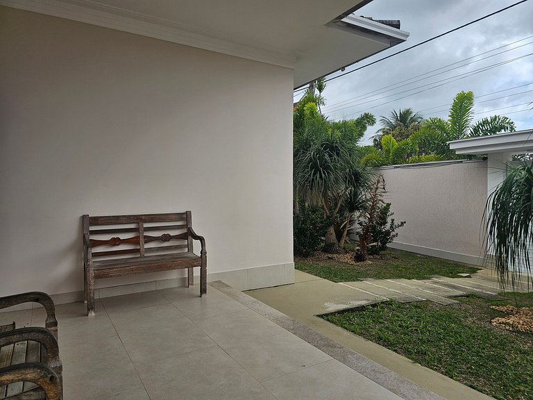 Casa Alto Padrão na praia de Itaúna
