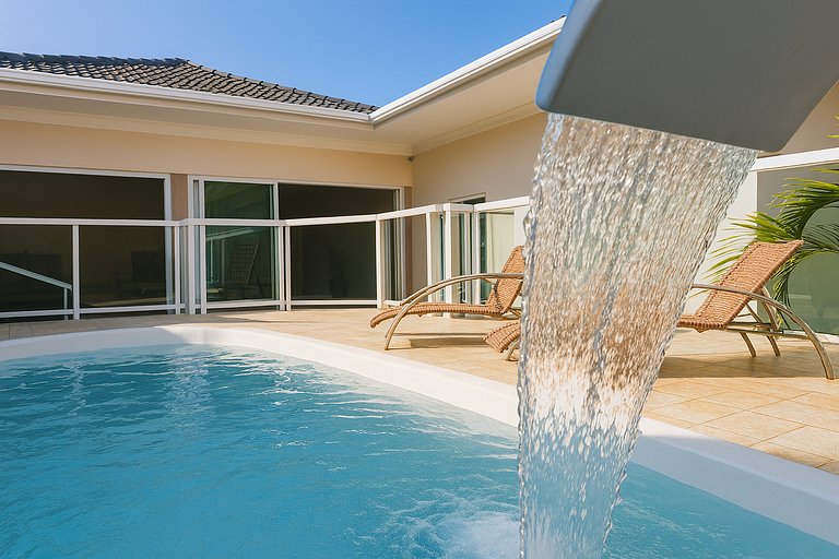 Casa Alto Padrão na praia de Itaúna