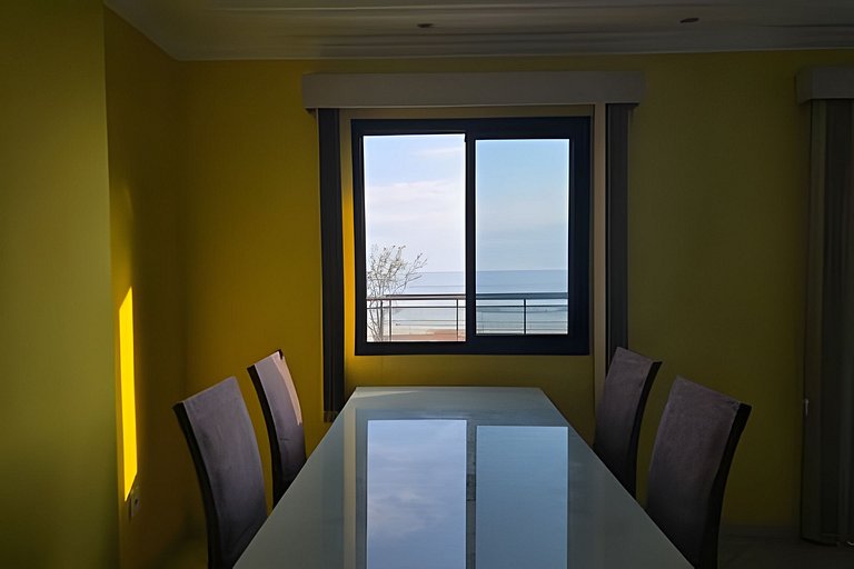 Cobertura de frente para o mar