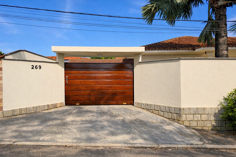 Casa 3 quartos com lazer para 10 em Bacaxá, Saquarema