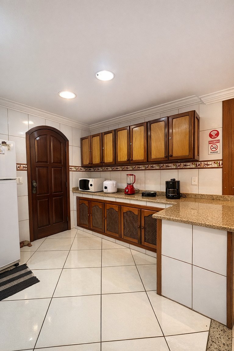 Casa Ampla Central Perto do Mar e da Lagoa