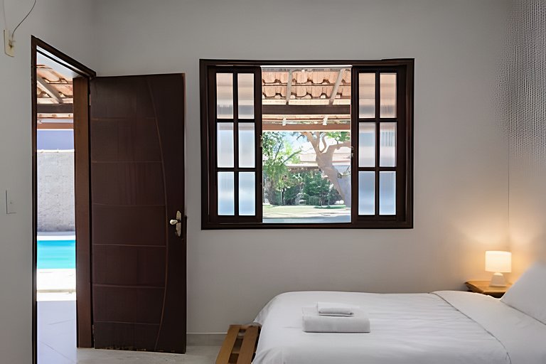 Lazer Completo: Piscina, Ar e Perto da Lagoa