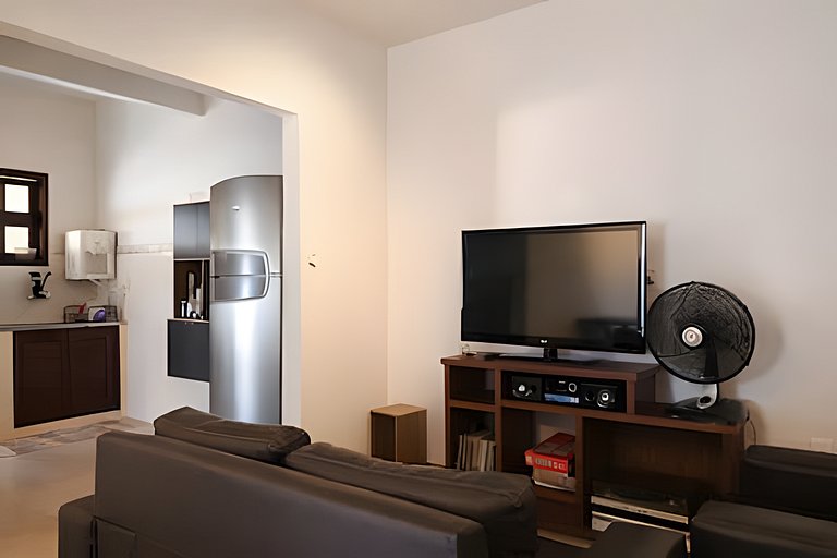 Lazer Completo: Piscina, Ar e Perto da Lagoa