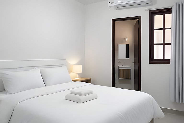 Lazer Completo: Piscina, Ar e Perto da Lagoa