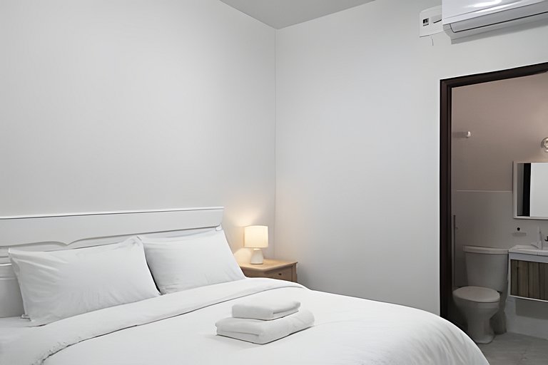 Lazer Completo: Piscina, Ar e Perto da Lagoa