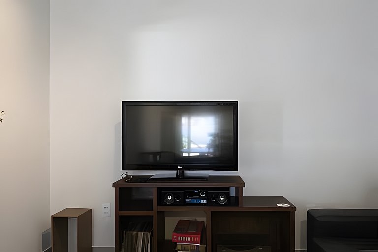 Lazer Completo: Piscina, Ar e Perto da Lagoa