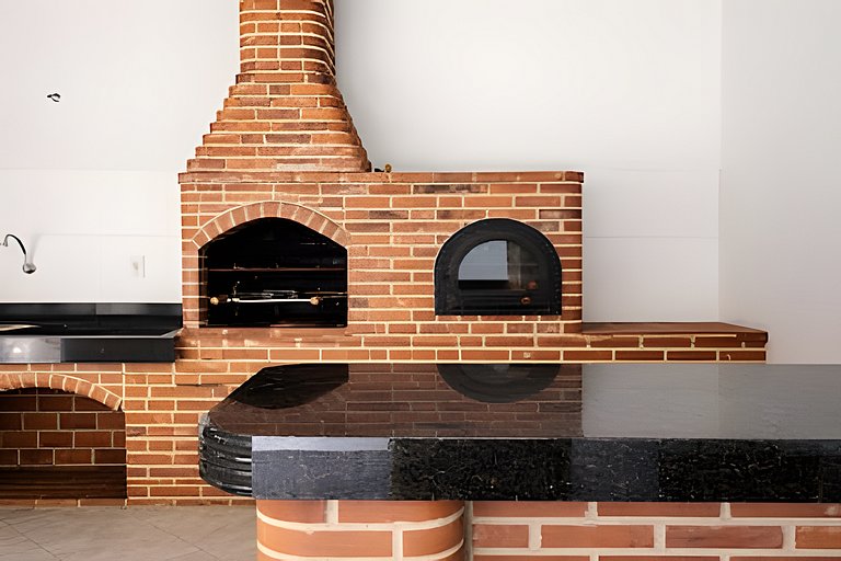 Lazer Completo: Piscina, Ar e Perto da Lagoa