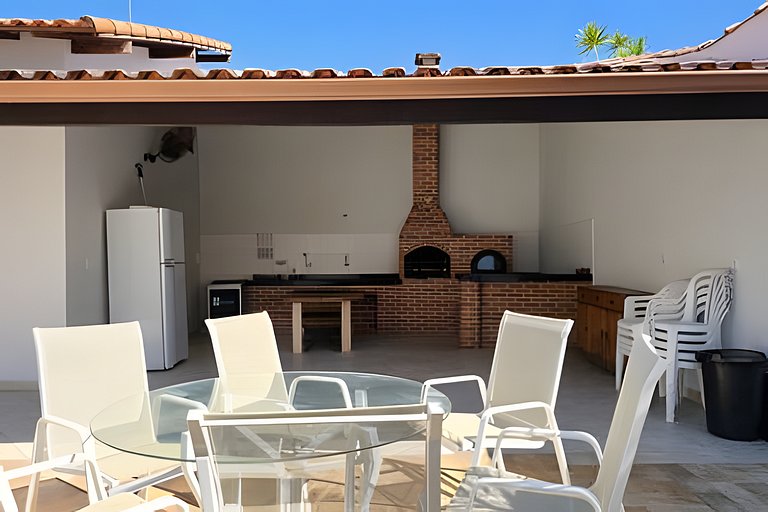 Lazer Completo: Piscina, Ar e Perto da Lagoa