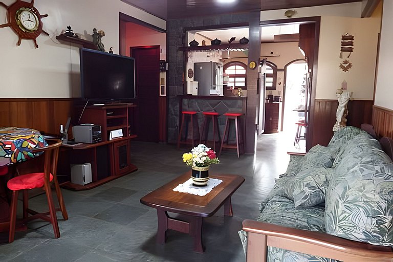 Casa 4 quartos para 8 com lazer em Itaúna, Saquarema