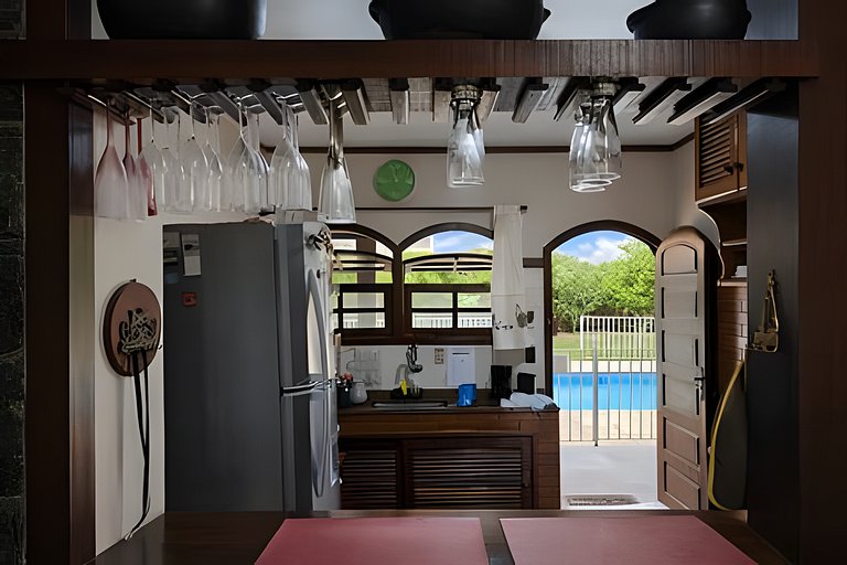 Casa 4 quartos para 8 com lazer em Itaúna, Saquarema