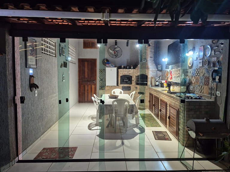 Casa 2 quartos com área gourmet e ar em Itaúna, Saquarema