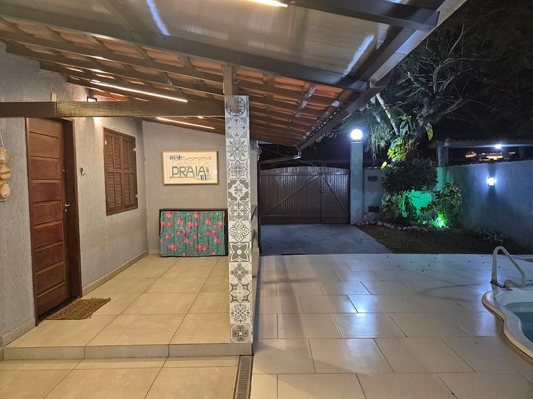 Casa 2 quartos com área gourmet e ar em Itaúna, Saquarema