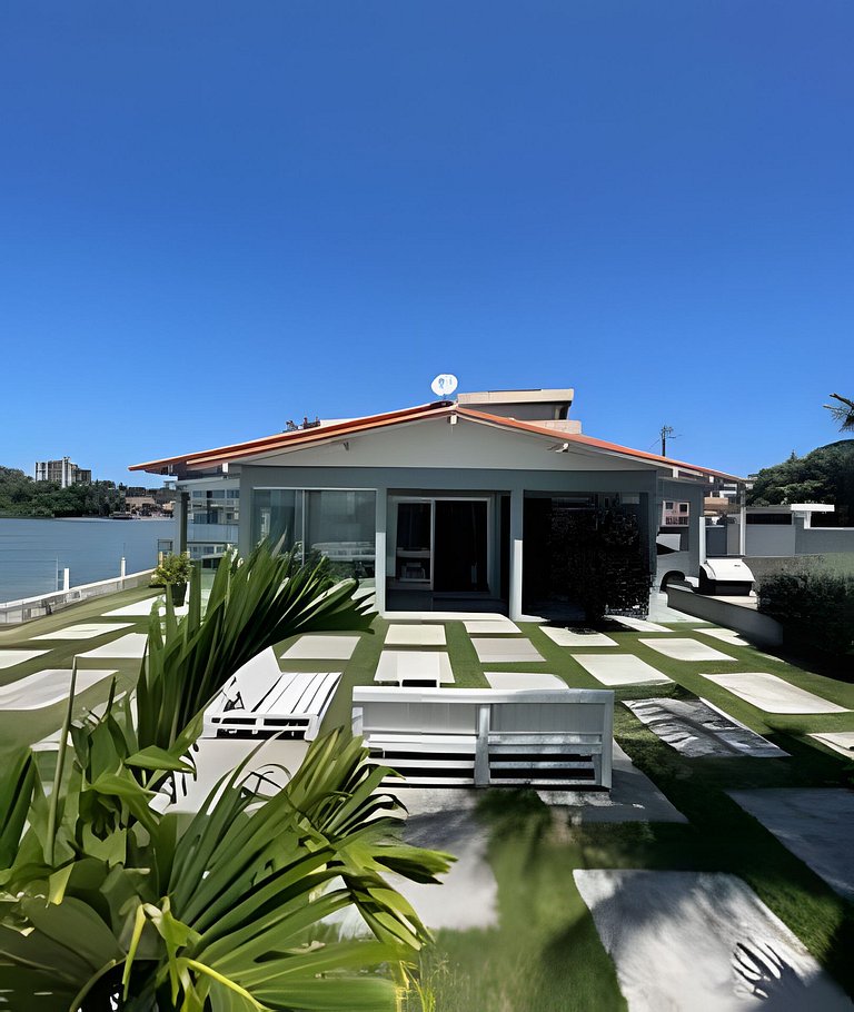 Casa 3 quartos com piscina e área gourmet em Saquarema