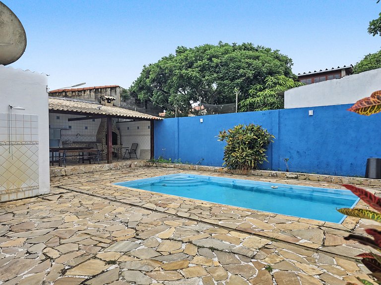 Casa com espaço e lazer