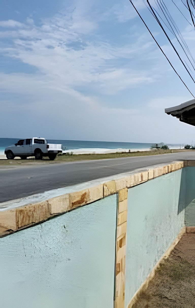 Casa 3 quartos com piscina frente mar no Boqueirão