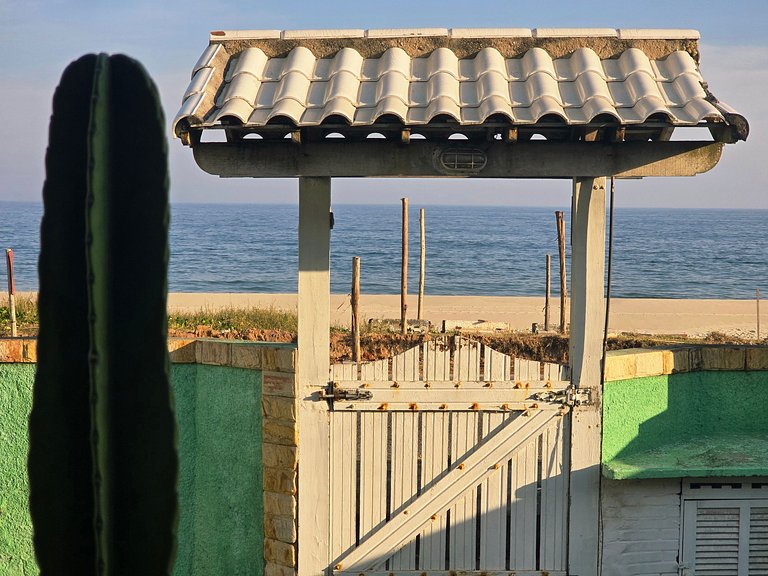 Casa 3 quartos com piscina frente mar no Boqueirão
