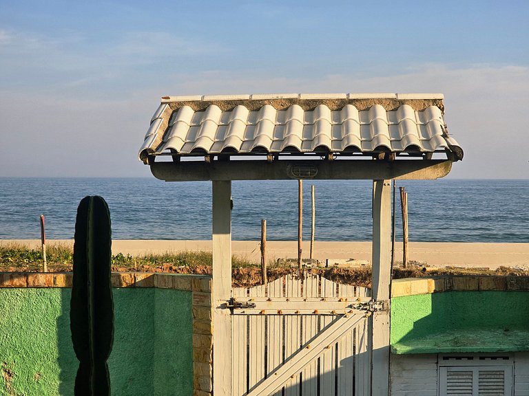 Casa 3 quartos com piscina frente mar no Boqueirão