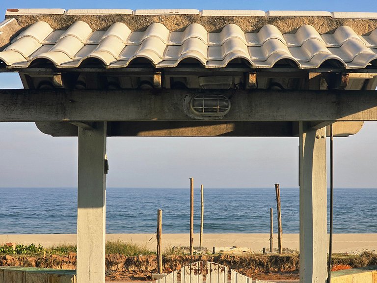Casa 3 quartos com piscina frente mar no Boqueirão