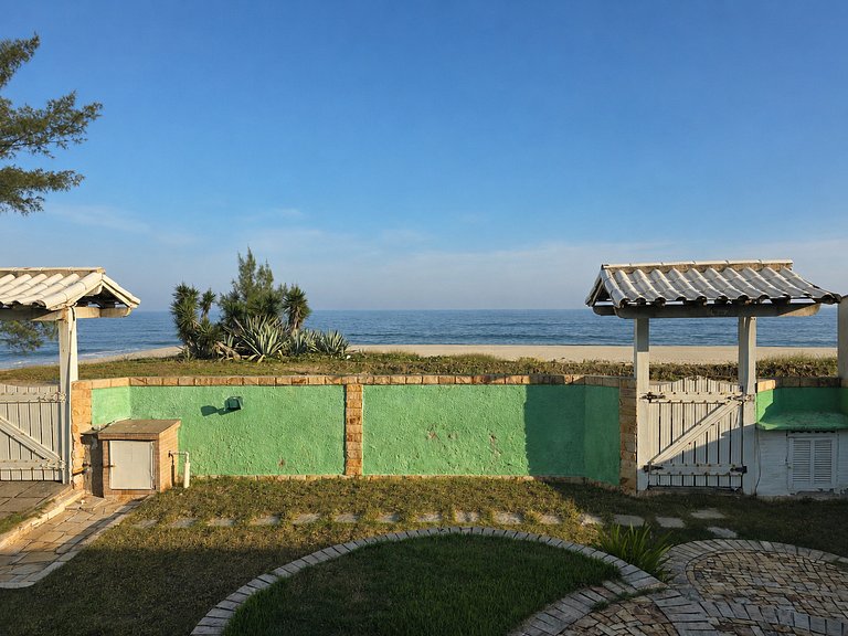 Casa 3 quartos com piscina frente mar no Boqueirão