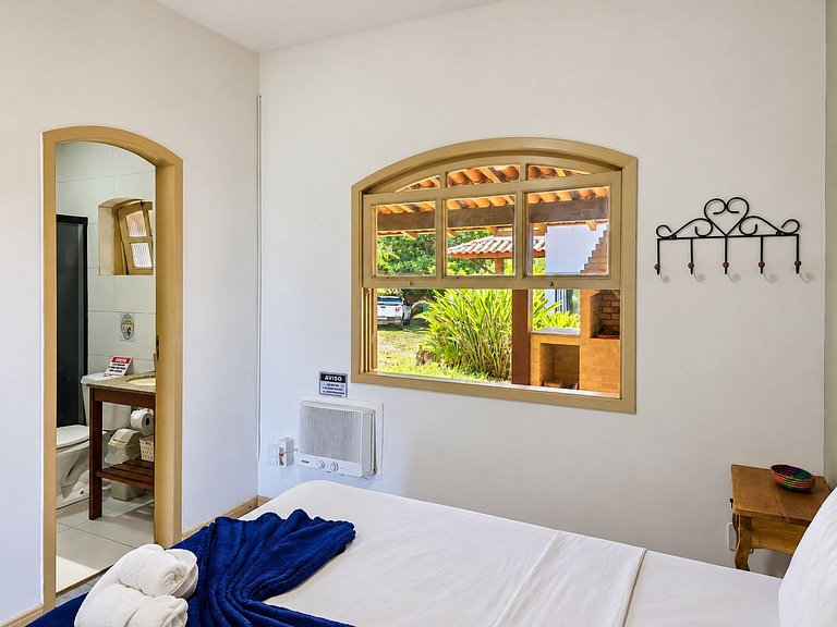Casa pé na areia em frente ao pico do surf de Itaúna